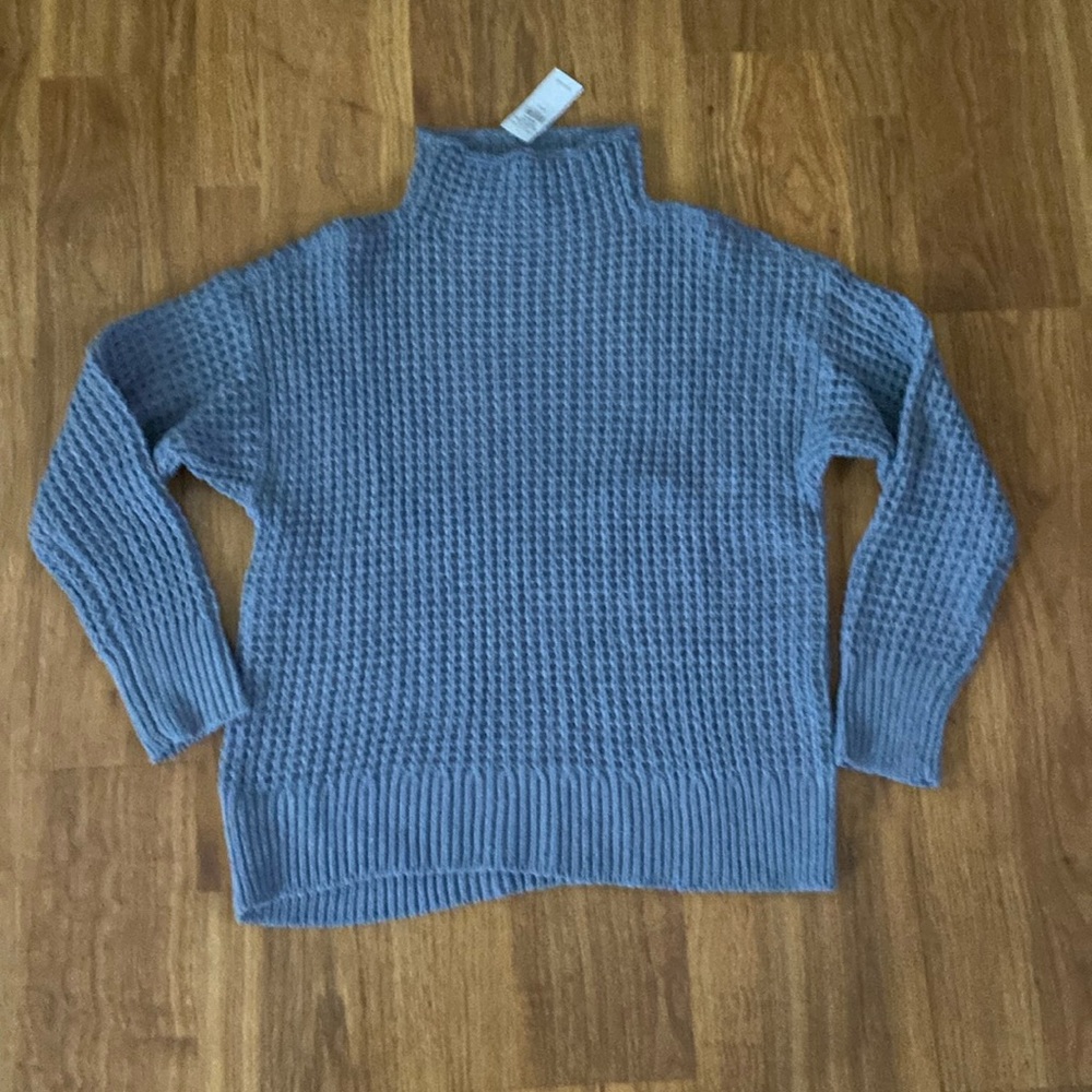 BNWT American Eagle blue mock neck sweater